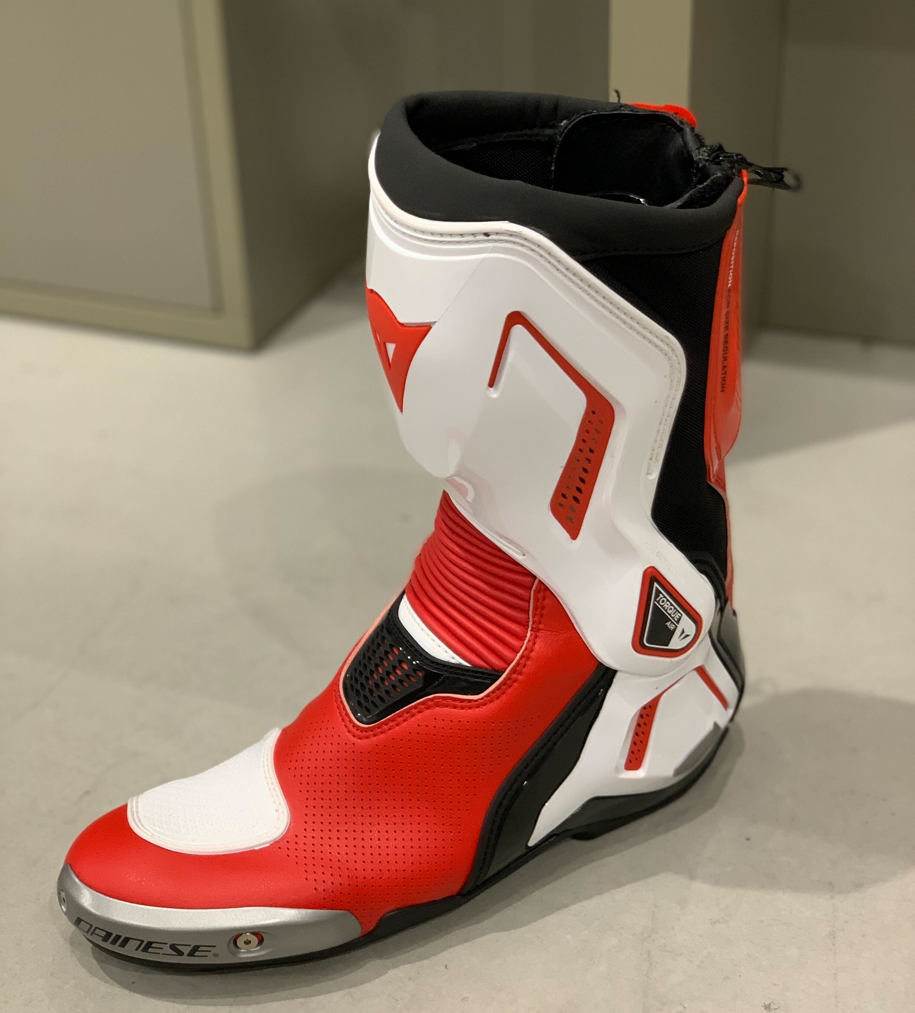 OUTブーツの最高峰「TORQUE 3 OUT BOOTS」のご紹介